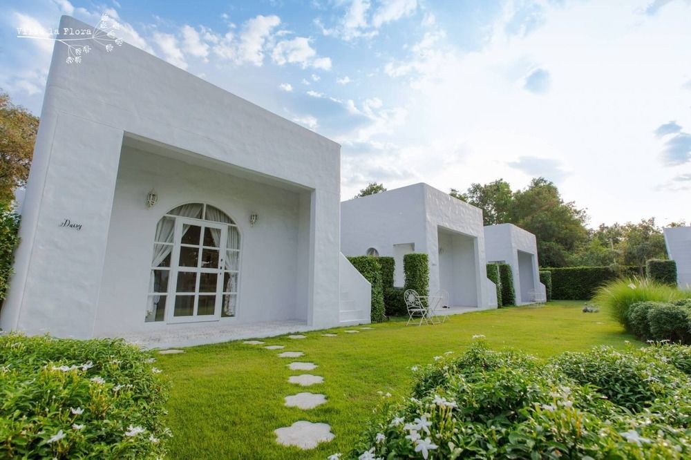 Villa La Flora Kanchanaburi Exterior foto